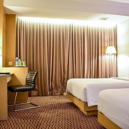 All Sedayu Hotel Kelapa Gading Jakarta Exterior photo